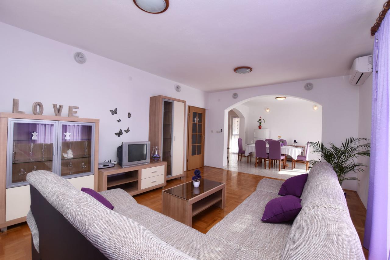 Apartment Angelina เบรลา ภายนอก รูปภาพ